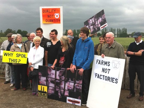 Svin_Dominic West at Foston demo